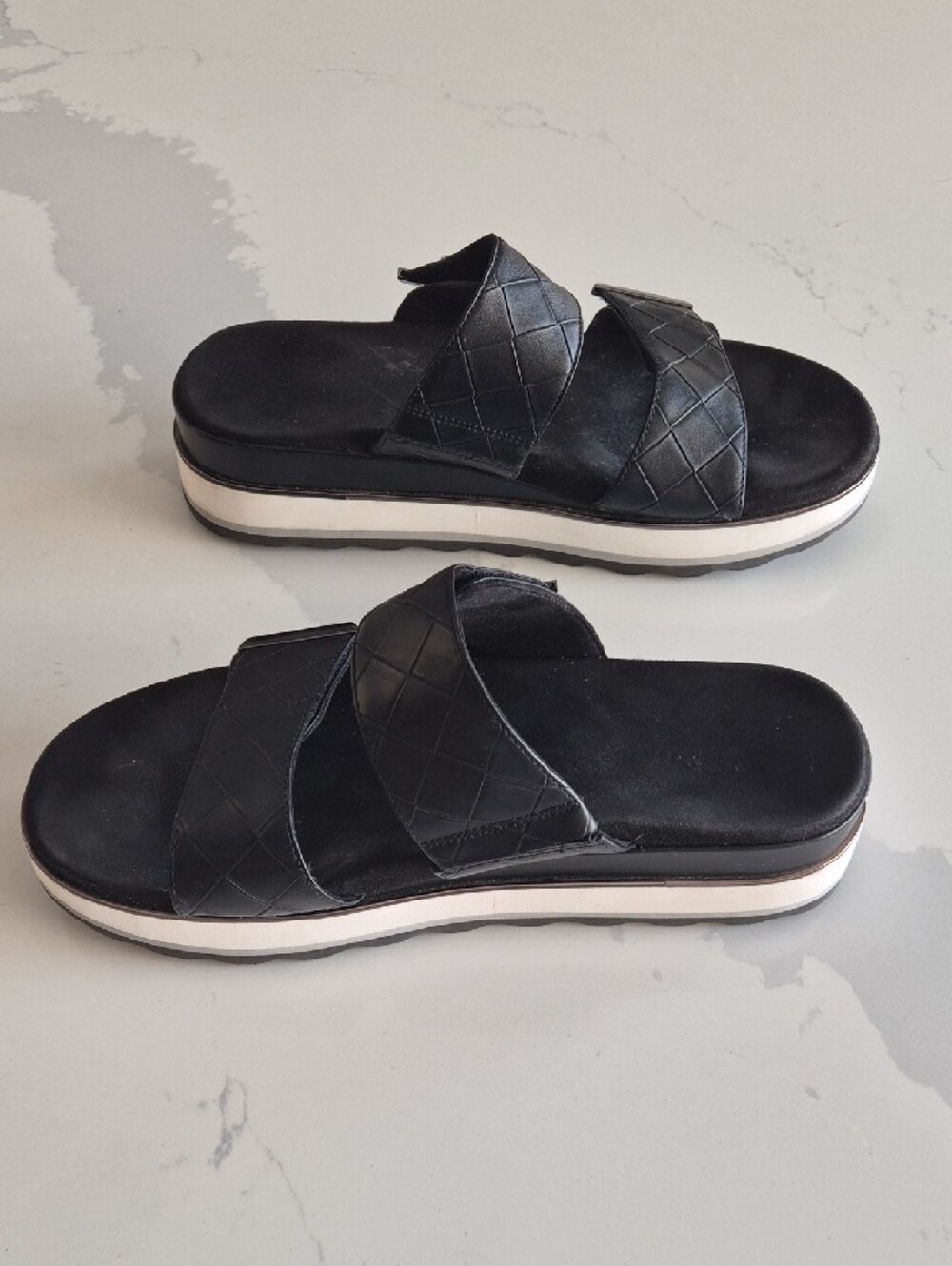 Vionic Black Quilted Double-Strap Platform Slides - Picture 4 of 7